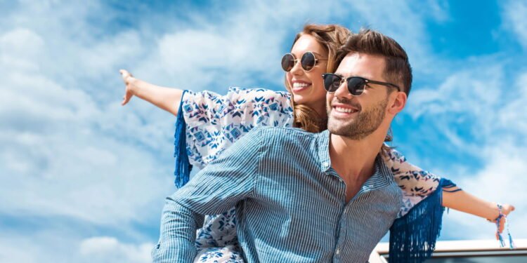 Felicidade // Créditos: depositphotos.com / AllaSerebrina