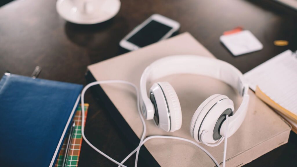 O erro comum com fones de ouvido que pode roubar sua audição sem aviso