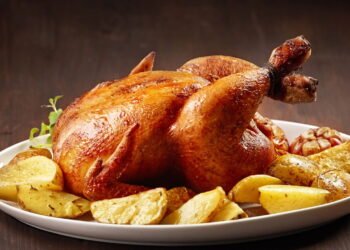 Essa forma de preparar frango está conquistando as cozinhas brasileiras