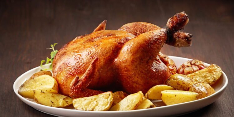 Essa forma de preparar frango está conquistando as cozinhas brasileiras