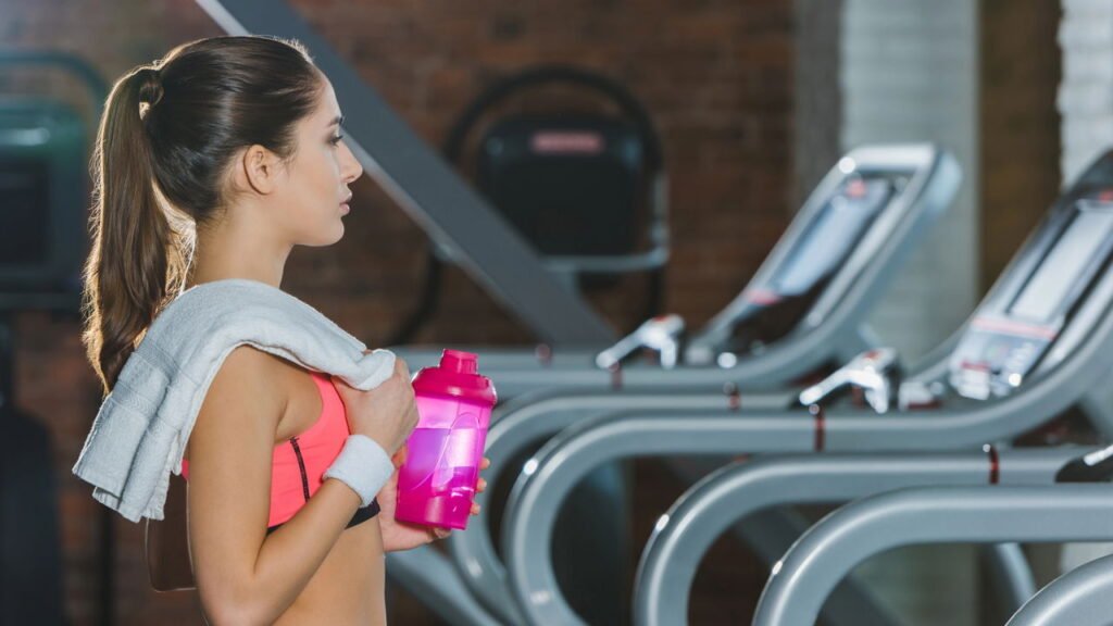 3 passos simples para lavar a garrafinha e evitar contaminações