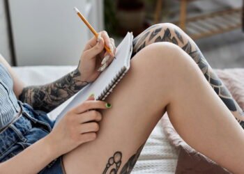 Por que cada vez mais pessoas estão escrevendo antes de dormir e como isso pode te ajudar