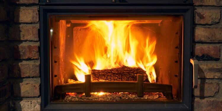 Fogo - Créditos: depositphotos.com / soleg