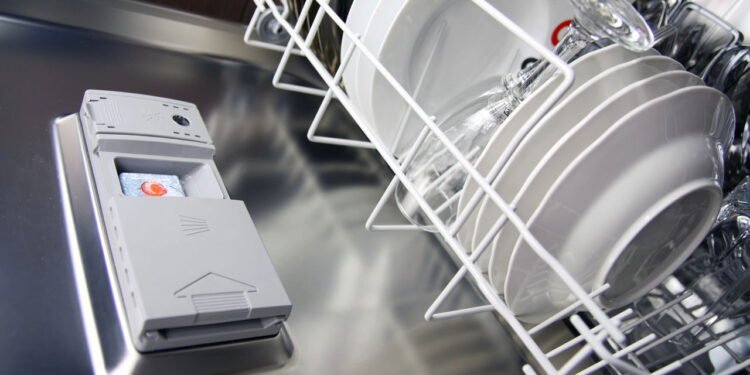 Este utensílio de cozinha nunca deve ser lavado na máquina de lavar louça