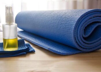 Como lavar acessórios de academia (tapete, luva, faixa) em casa