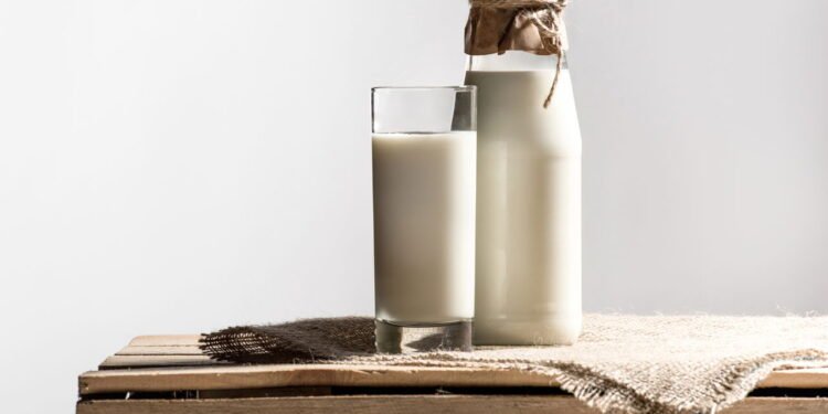 O que acontece quando você usa leite na sua pele?