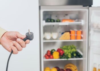 Esses 6 aparelhos nunca devem ser ligados em extensão, alerta especialista