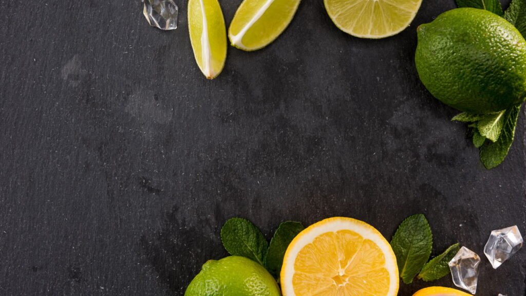 O que acontece quando você bebe água morna com limão em jejum?