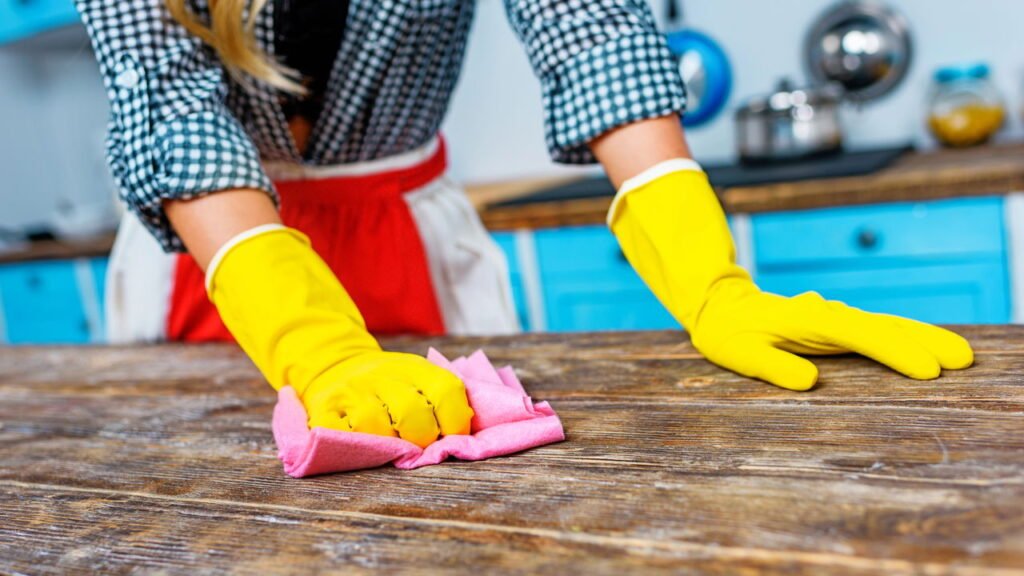 Os 9 lugares mais sujos da cozinha que você precisa limpar já