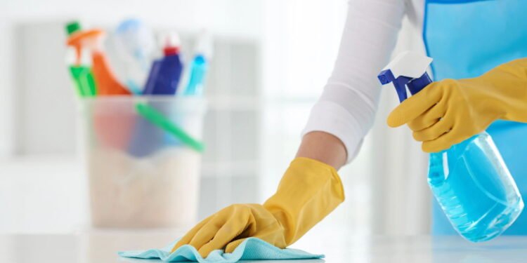 6 itens essenciais para limpar todo fim de semana e manter a casa impecável