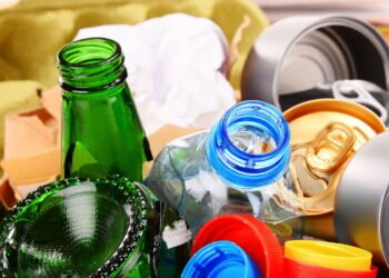 A melhor forma de organizar seu ateliê com soluções sustentáveis