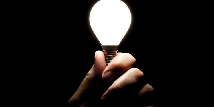 Luz // Créditos: depositphotos.com / mreco99