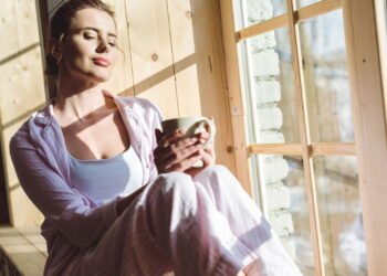 Pequeno hábito matinal que acelera o metabolismo naturalmente