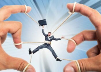 Os 7 sinais para descobrir se você convive com alguém manipulador