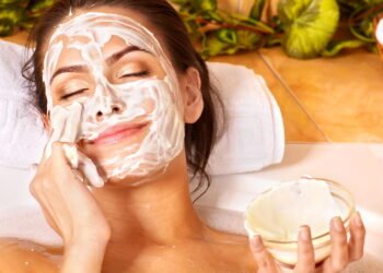 Máscara facial purificante é a escolha mais eficaz para pele limpa e saudável