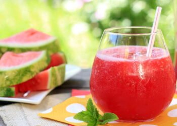 Melancia pode ter mais água do que a água? Veja o que a ciência diz