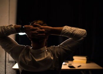 Este hábito noturno popular pode aumentar sua pressão arterial, alertam cardiologistas