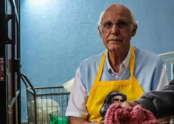 Padre Júlio Lancellotti é internado e preocupa fiéis