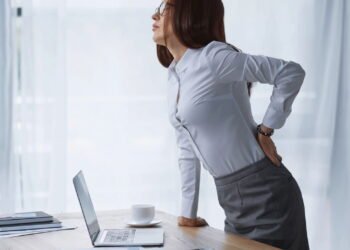 Sentir dor ao ficar em pé pode ser mais sério do que parece