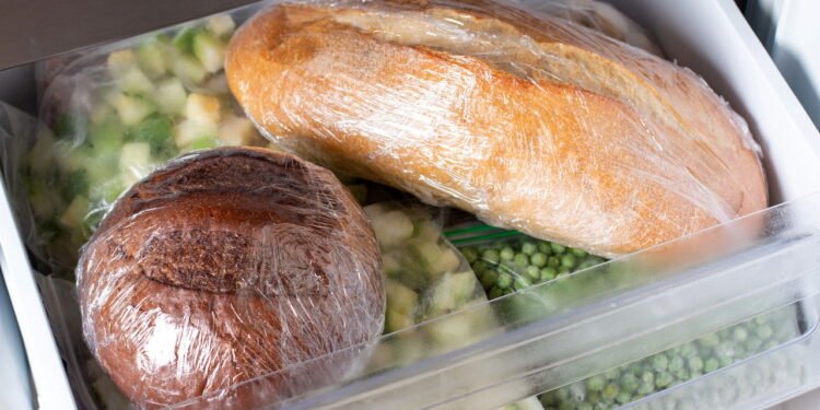 O jeito errado de descongelar pão e como isso afeta o sabor
