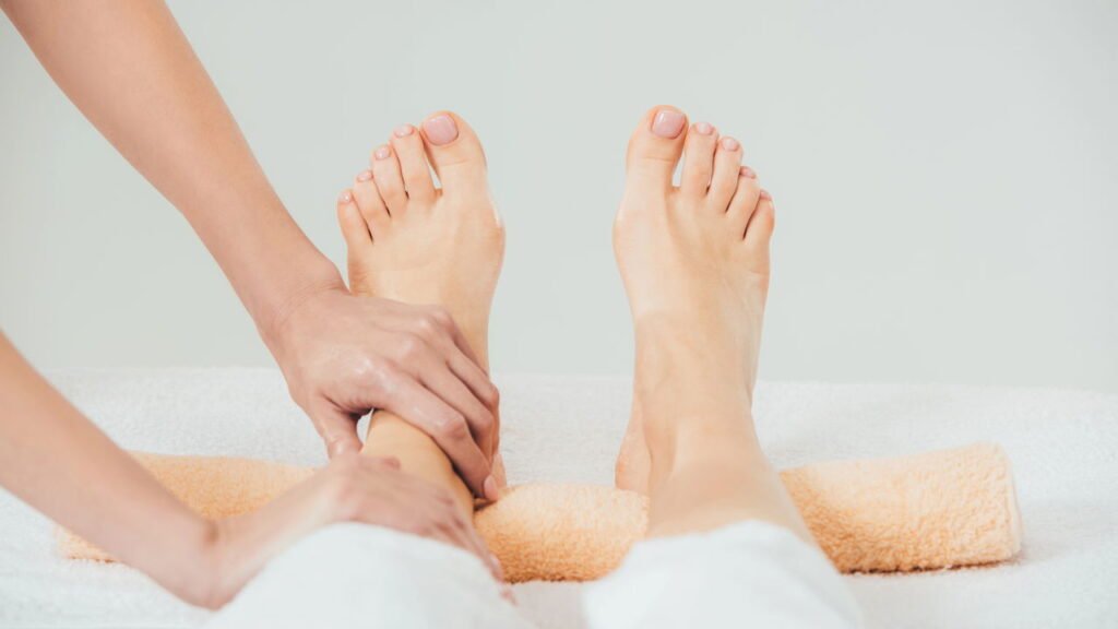 Você pode estar ignorando um detalhe nos pés que afeta sua saúde inteira