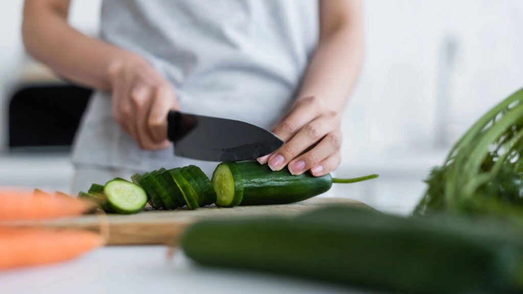 O melhor ingrediente para limpar pepinos sem usar vinagre