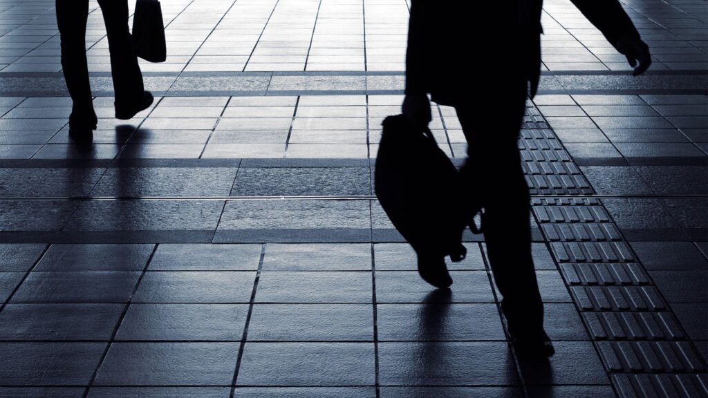 O que significa quando uma pessoa anda sempre muito rápido, segundo a psicologia