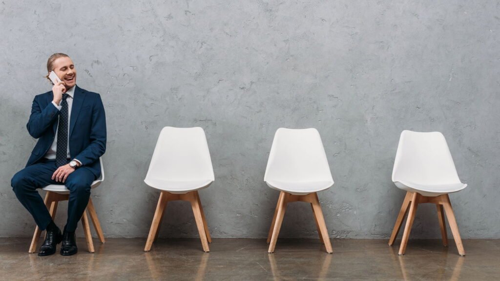 O que significa quando alguém sempre fala sozinho, segundo a psicologia