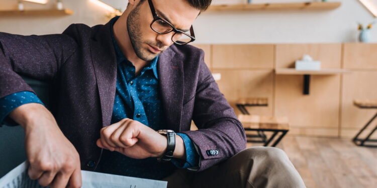 Horas - Créditos: depositphotos.com / AlexLipa