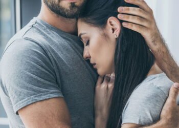 5 sinais de que você está namorando um narcisista segundo especialistas