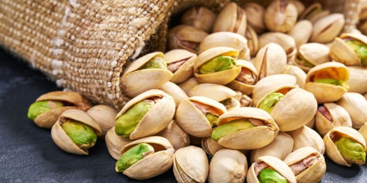 Nem 10 nem 15 gramas: quantos pistaches você pode comer por dia, segundo os especialistas?