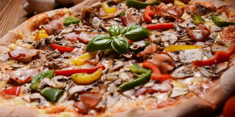 Adeus forno: saiba como fazer pizza saudável em 15 minutos