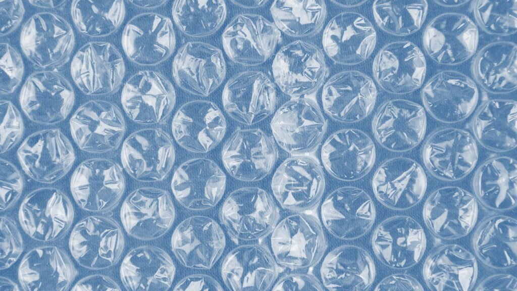 Você não imagina como o plástico-bolha pode salvar seus dias gelados