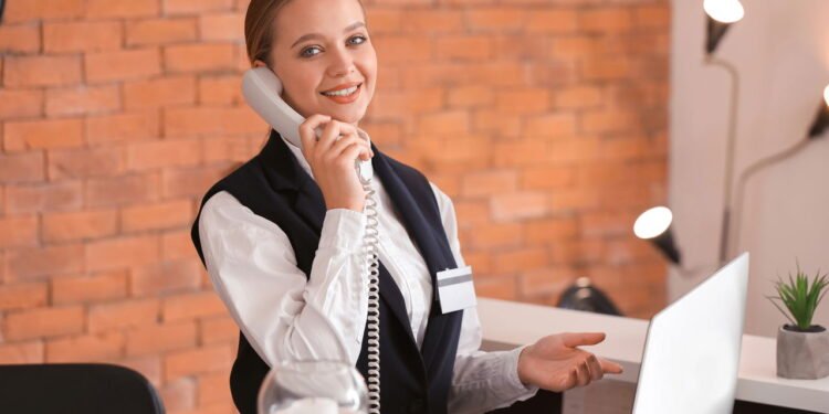 Porteiros - Créditos: depositphotos.com / serezniy