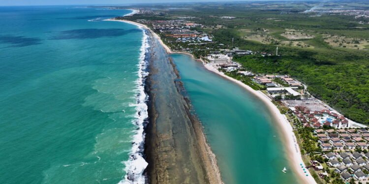 Turistas que visitam essa praia se surpreendem com esses detalhes únicos