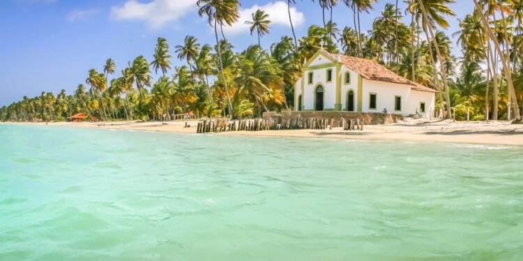 Essa praia tranquila virou o refúgio de quem ama natureza e sossego