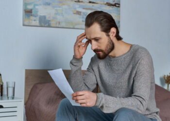 O que está por trás da força de quem enfrenta tudo calado, segundo a psicologia