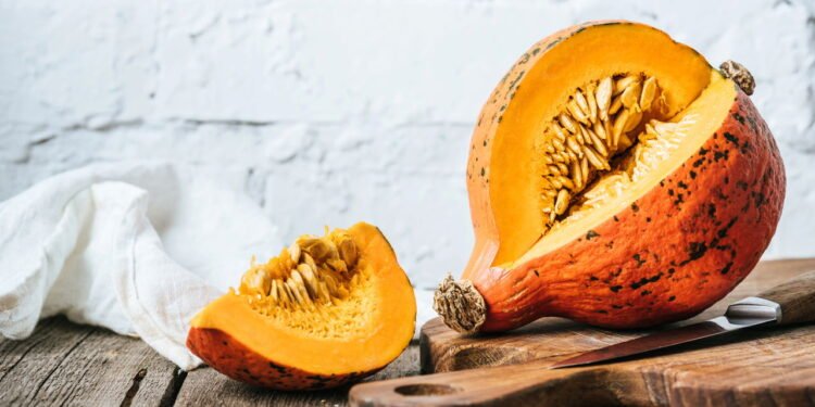 Dá pra plantar abóbora no quintal ou apartamento e colher direto do vaso