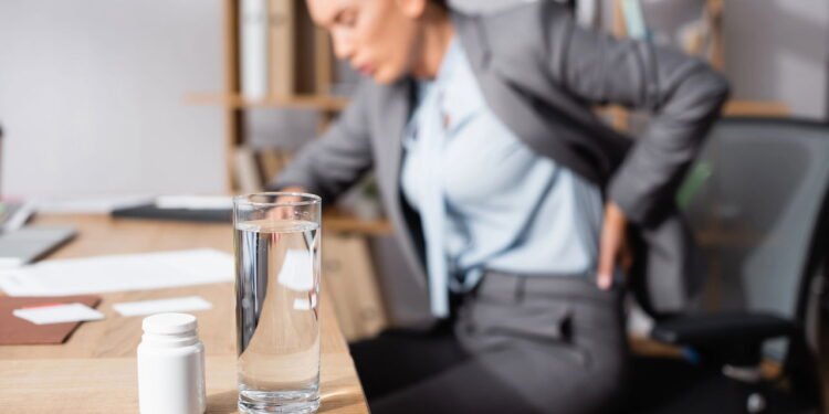 Quem sente dor no quadril ao sentar precisa conhecer essas práticas