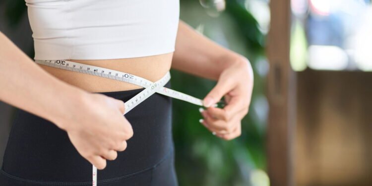 O efeito de dormir sem comer nada na queima de gordura