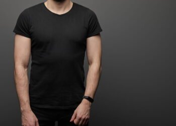 O que significa quando uma pessoa só usa preto, segundo a psicologia