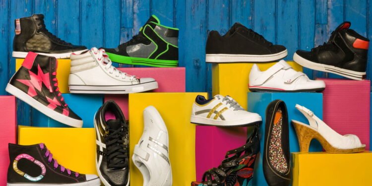 O erro mais comum na hora de guardar sapatos e como evitar odores