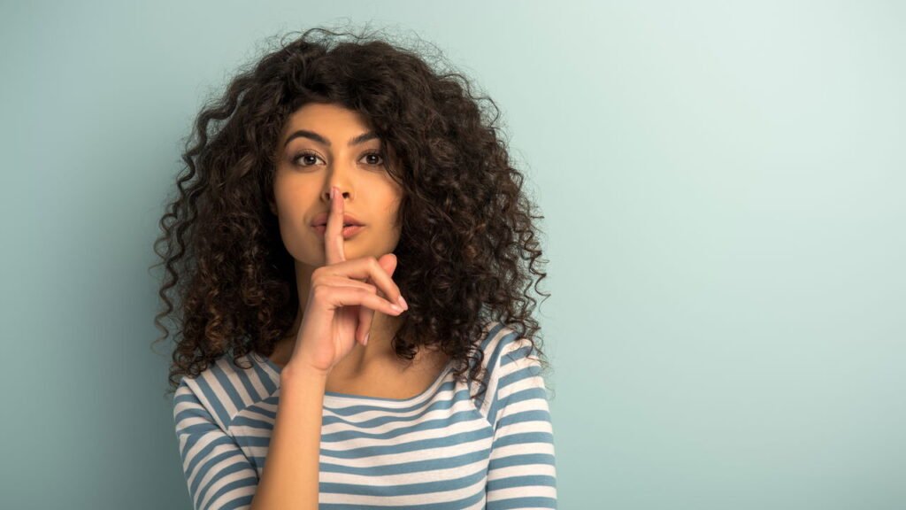 Essas são as características comuns entre pessoas que preferem o silêncio, segundo a psicologia