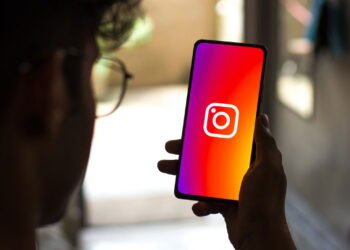 O que significa verificar constantemente quem visualizou seus stories do Instagram de acordo com a psicologia?