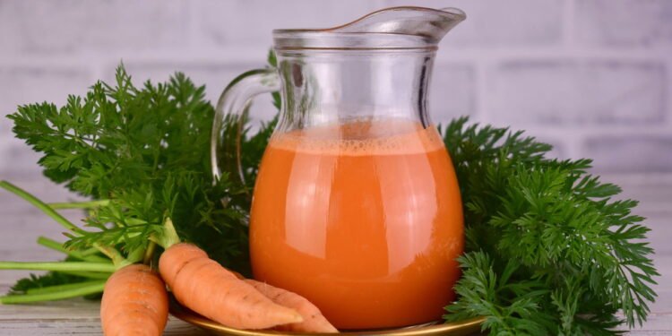 3 benefícios incríveis do suco de cenoura para corpo e bem-estar