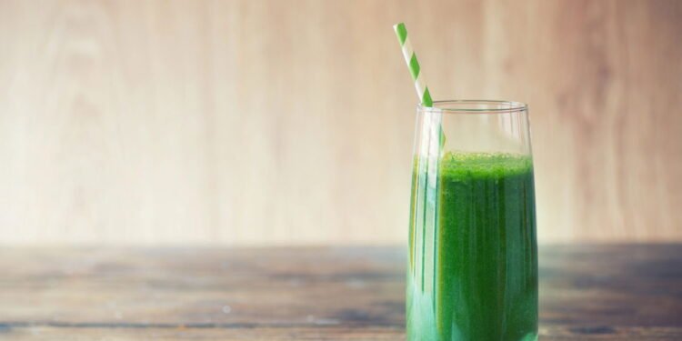 O suco antigo que pode te desintoxicar e melhorar sua qualidade de vida