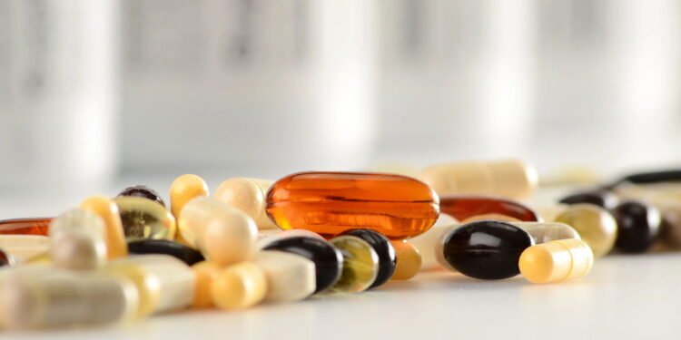 Vale a pena tomar suplementos em 2025? Veja os melhores e os mitos