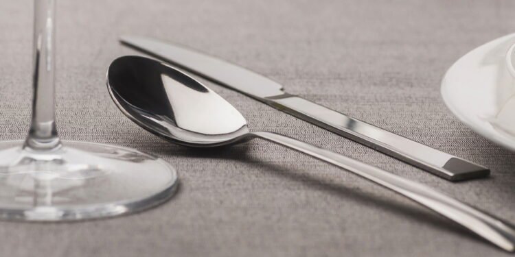 O que a posição dos talheres revela sobre seu estilo de vida