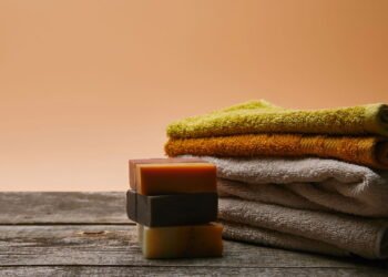 O melhor truque para tirar cheiro de mofo das toalhas segundo especialistas