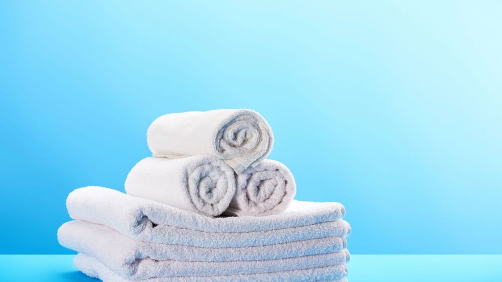 Como lavar toalhas de banho para manter maciez e evitar cheiro ruim